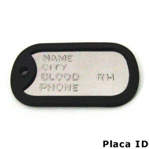 Dog Tag Alto Relevo: Plaqueta de identificação militar com borda de borracha preta.